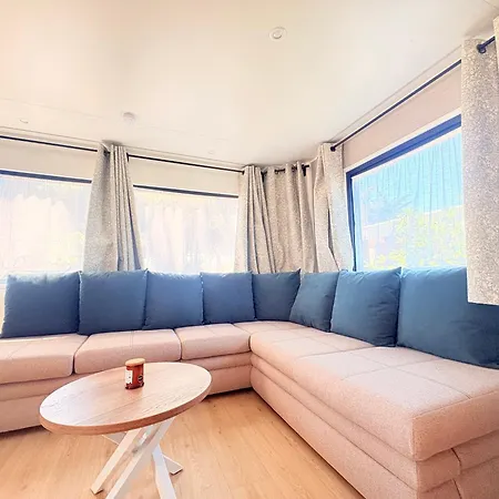 Mobil-home Climatise 6 Pers Avec Piscine, Terrasse Ombragee Et Parking 营地