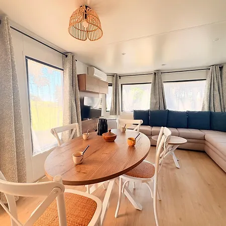 Mobil-home Climatise 6 Pers Avec Piscine, Terrasse Ombragee Et Parking 营地