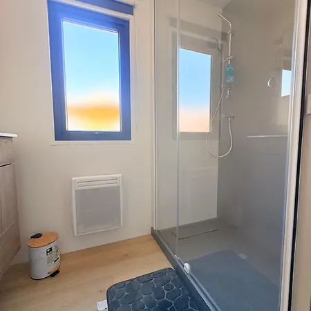 Mobil-home Climatise 6 Pers Avec Piscine, Terrasse Ombragee Et Parking Kamp alanı *