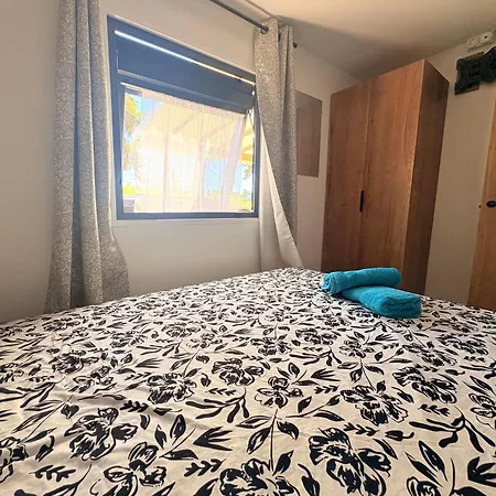 Mobil-home Climatise 6 Pers Avec Piscine, Terrasse Ombragee Et Parking *