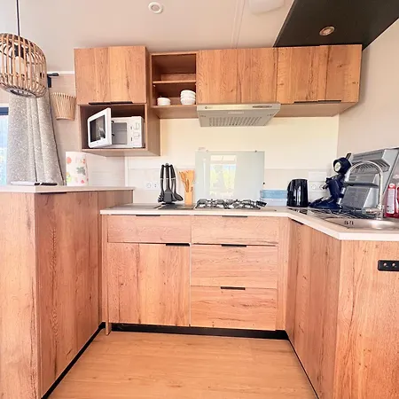 Mobil-home Climatise 6 Pers Avec Piscine, Terrasse Ombragee Et Parking Sainte-Marie-la-Mer