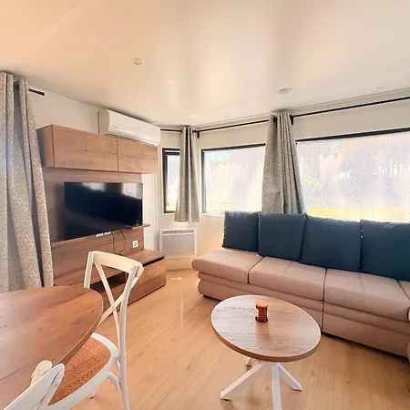 Kamp alanı Mobil-home Climatise 6 Pers Avec Piscine, Terrasse Ombragee Et Parking Sainte-Marie-la-Mer