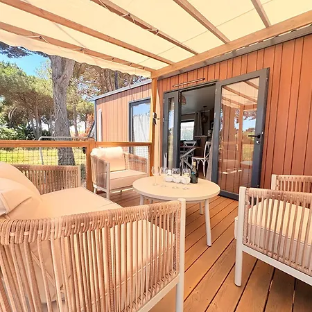 Kamp alanı Mobil-home Climatise 6 Pers Avec Piscine, Terrasse Ombragee Et Parking